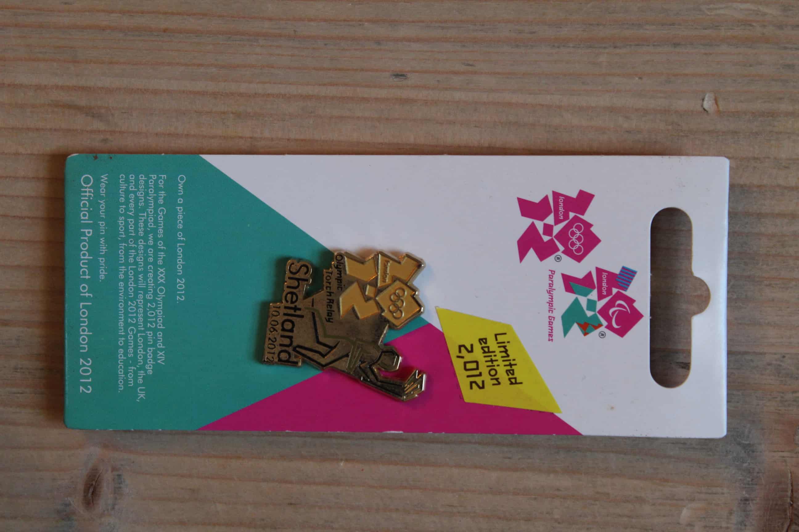 2012 LONDON OLYMPICS TORCH RELAY (SHETLAND) PIN BADGE